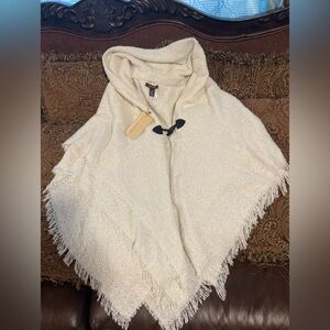 Altare Off White Wrap Shrug Poncho Sweater, Women’s One Size, NWT